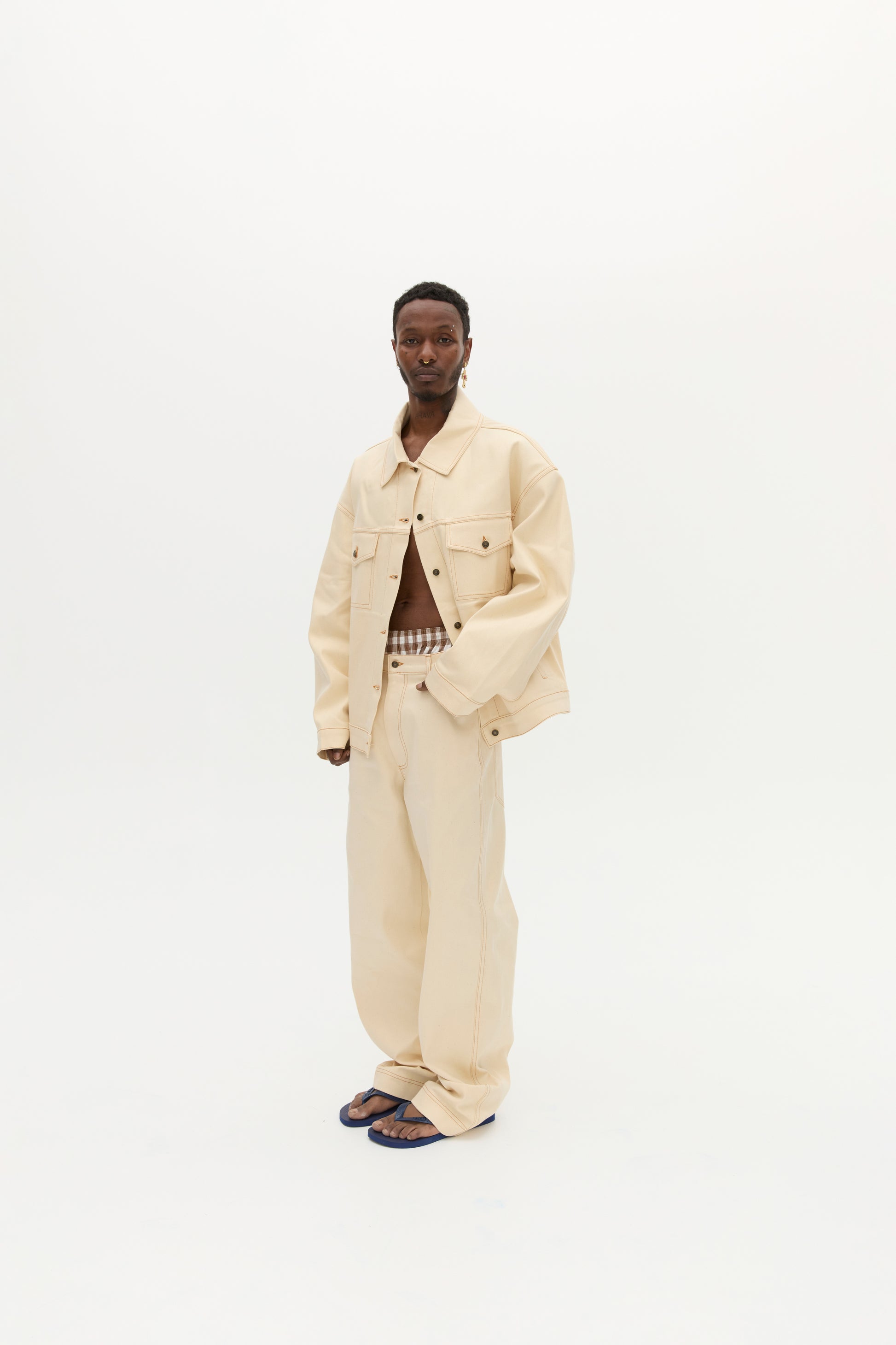 FOUNDATION JEAN IN ECRU